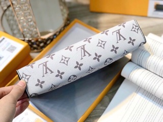 Túi Cluth LV unisex size 25 fullbox