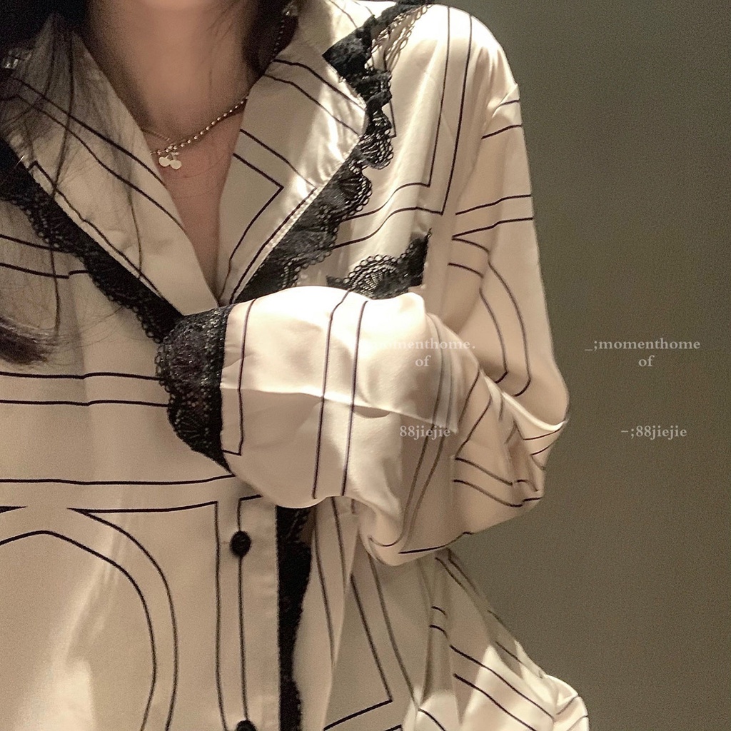 Bộ đồ ngủ tay dài vải lụa mềm phối ren phong cách thời trang mùa thu cá tính cho nữ