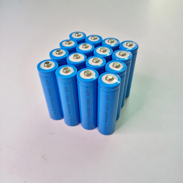 Pin sạc lithium 18650 6800mAh 3.7V dùng cho đèn pin cầm tay siêu sáng, quạt tích điện sạc USB và các thiết bị điện tử