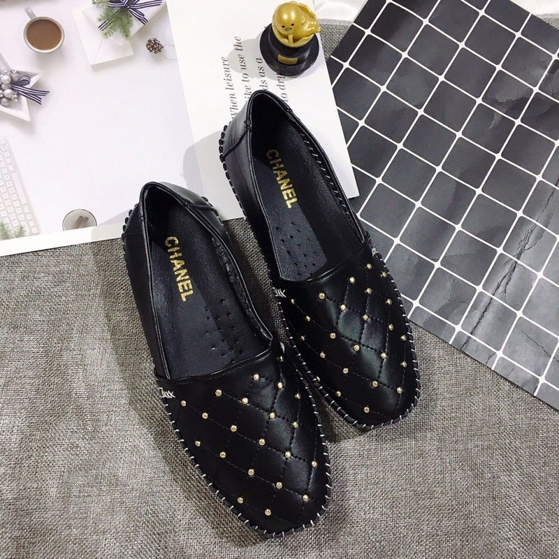 Giày Slip-On, giày lười da lì viền đinh tán đế bệt