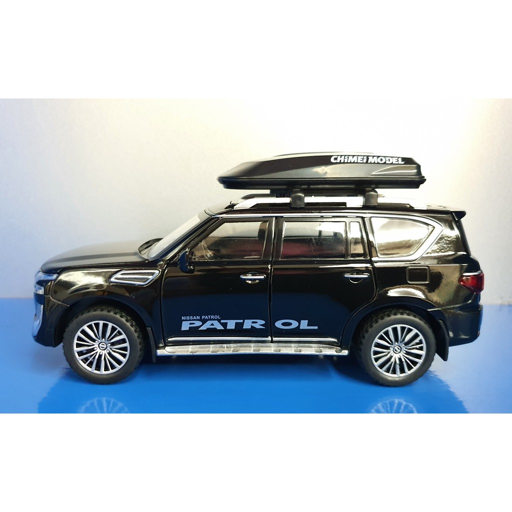 Siêu xe mô hình Nissan Patrol 2021 1:32
