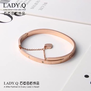 Lắc tay trái tim vàng hồng