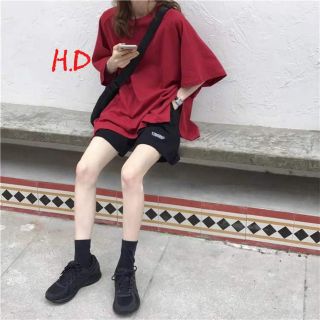 Set áo đỏ xẻ kèm quần đùi UNSP_HD