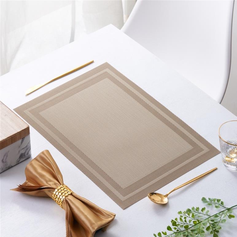 Tấm lót bàn ăn bằng nhựa PVC dày dặn Z09