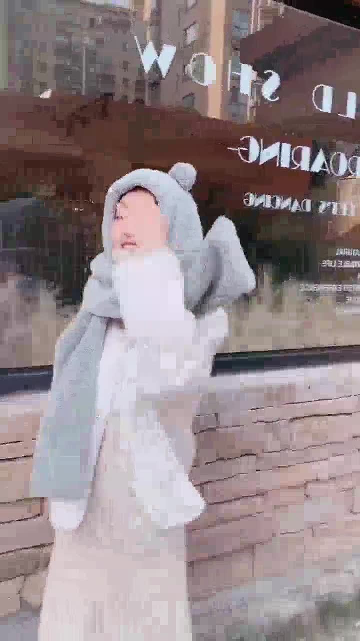 Mũ lông tai gấu kèm khăn kèm gang tay tiện lợi KH16 | BigBuy360 - bigbuy360.vn