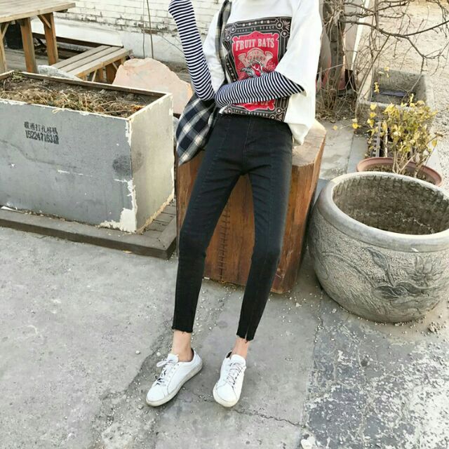 Skinny jeans gân giữa xẻ gấu
