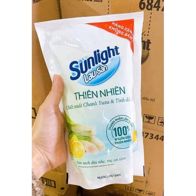 Nước lau sàn Sunlight 700gr sạch bóng, thơm ngát , an toàn cho sức khỏe cho bé