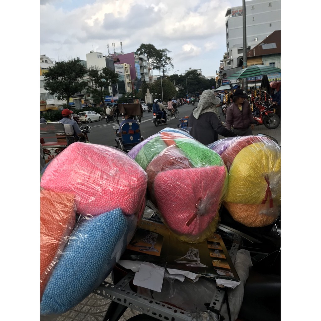 Nửa kg Xốp Màu dùng bỏ vào hộp quà tặng, sinh nhật, chơi slime
