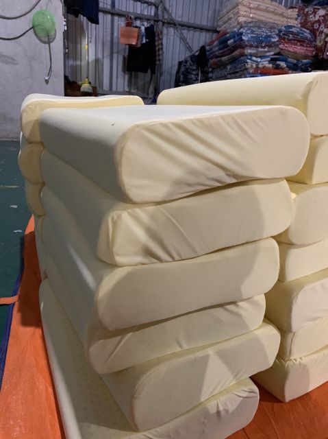 Gối cao su lượn sóng mềm mượt.