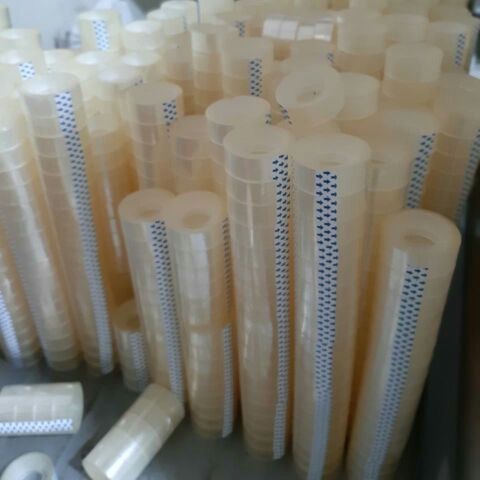 1 cây Băng keo văn phòng phẩm 18MM  cây 10 cuộn