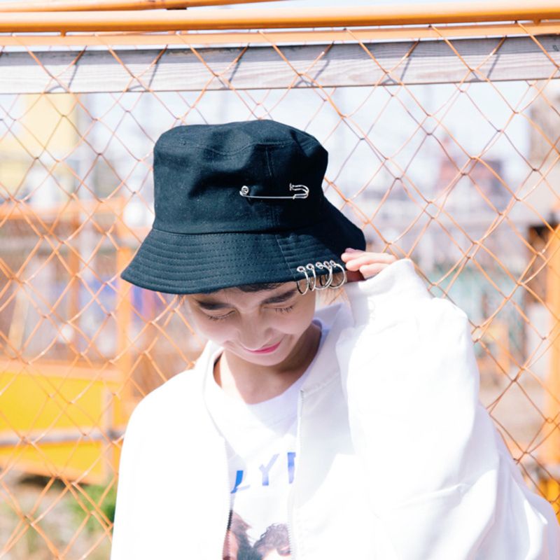 Xiangbao Mũ Bucket Chống Nắng Đi Biển Mùa Hè Màu Trơn Phối Vòng Kim Loại Phong Cách Hip Hop Đường Phố