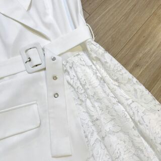 Váy cổ vest nhấn nắp túi