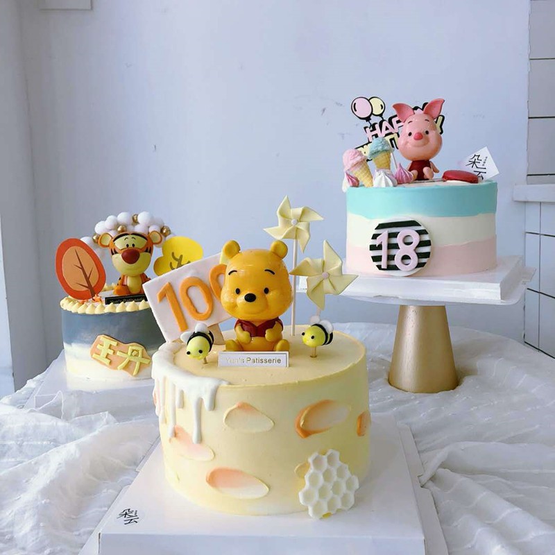 Que cắm trang trí bánh kem gấu Winnie Pooh hoạt hình đáng yêu