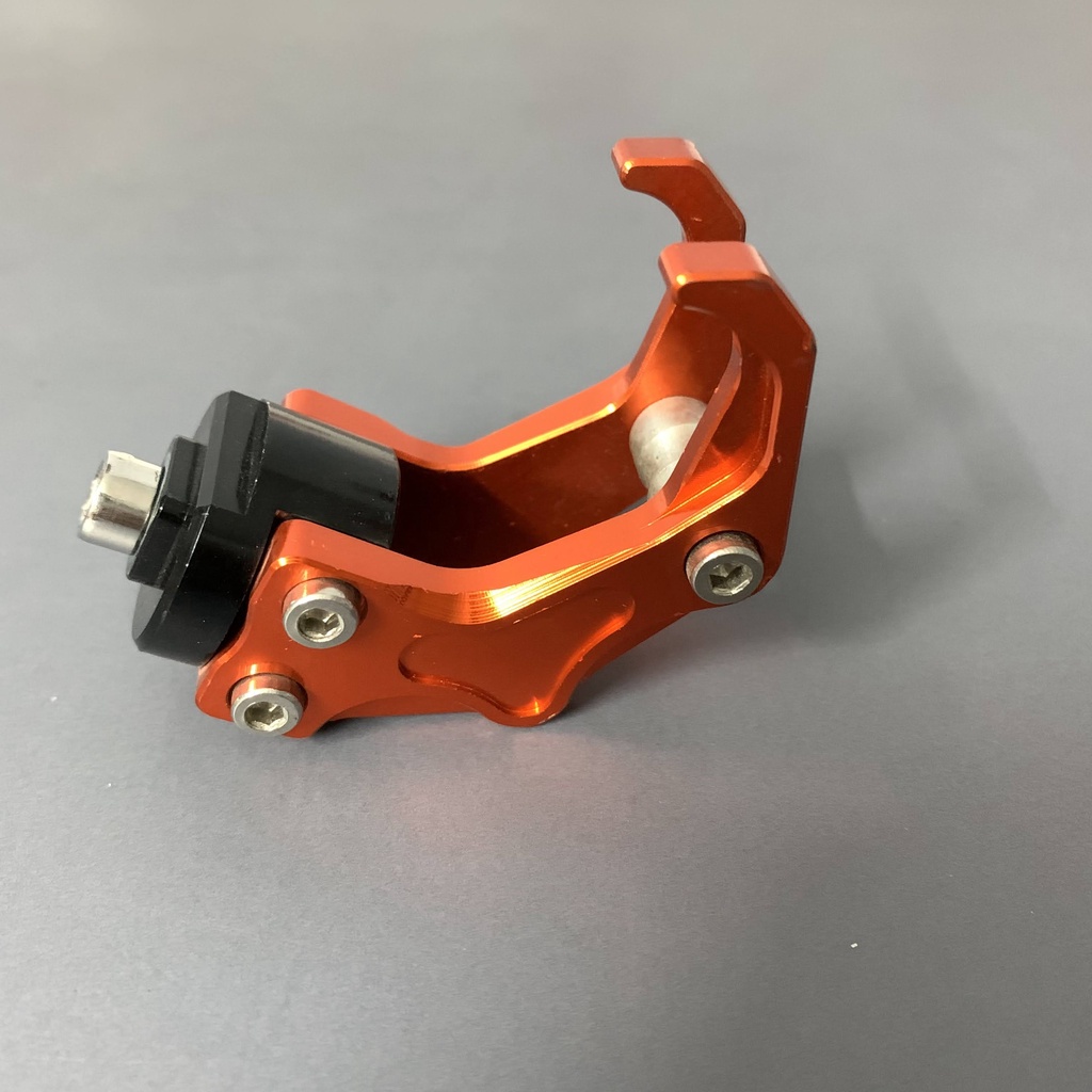 Móc treo đồ kiểu UNI-RACING cho xe máy - Nhôm cnc, kiểu dáng siêu nhân, phù hợp mội loại xe (màu sắc ngẫu nhiên)