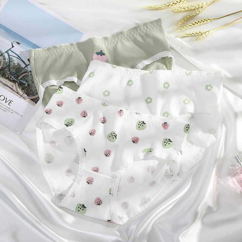 Quần Lót Chất Liệu Cotton Họa Tiết Dâu Tây Đáng Yêu Cho Nữ