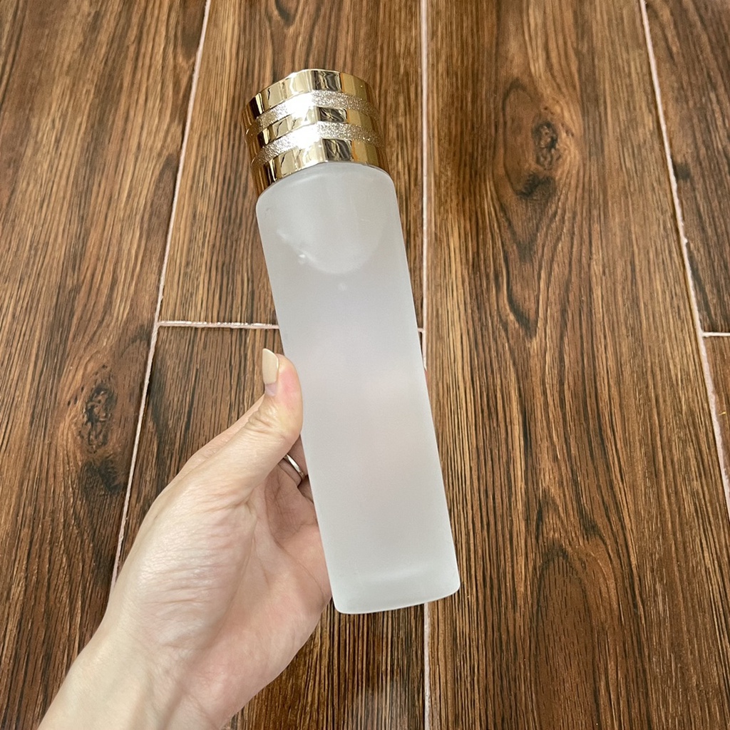 Toner Dạng Lỏng Dưỡng Ẩm Làm Sáng Da Dung Tích 150ml Estee Lauder