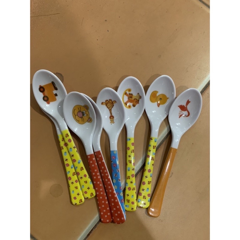 Thìa phíp nhựa ăn dặm cho bé