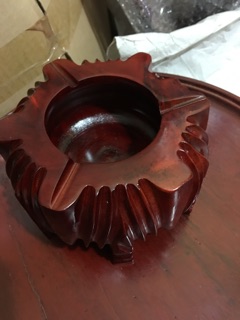 Gạt tàn thuốc gỗ