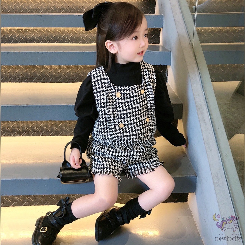 Bộ áo sát nách + quần short kẻ sọc phối tua rua thời trang thu đông cho bé gái