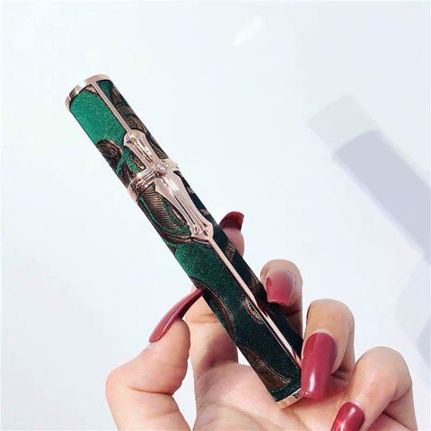 THẾ GIỚI LÔNG MI-HOJO MASCARA CÔNG XANH LÁ