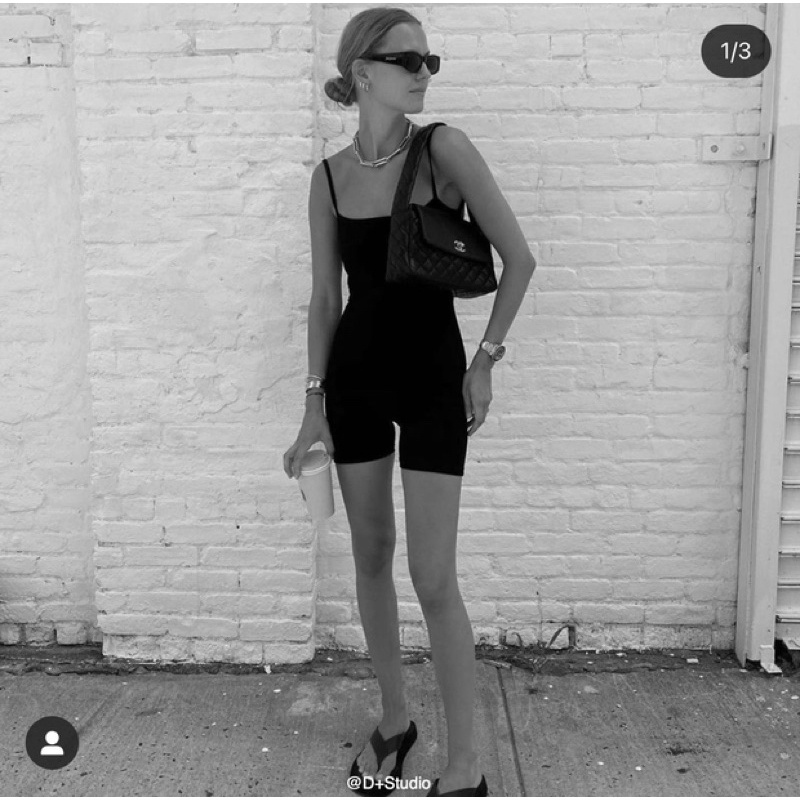 Playsuit khoét lưng sâu dáng biker | BigBuy360 - bigbuy360.vn