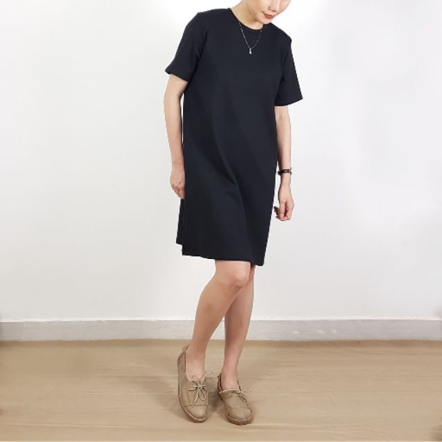 Đầm dáng suông trơn tay ngắn basic