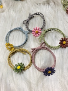Buộc tóc hoa cúc