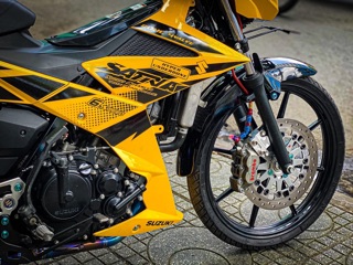 Tem Satria Vàng Đen Racing