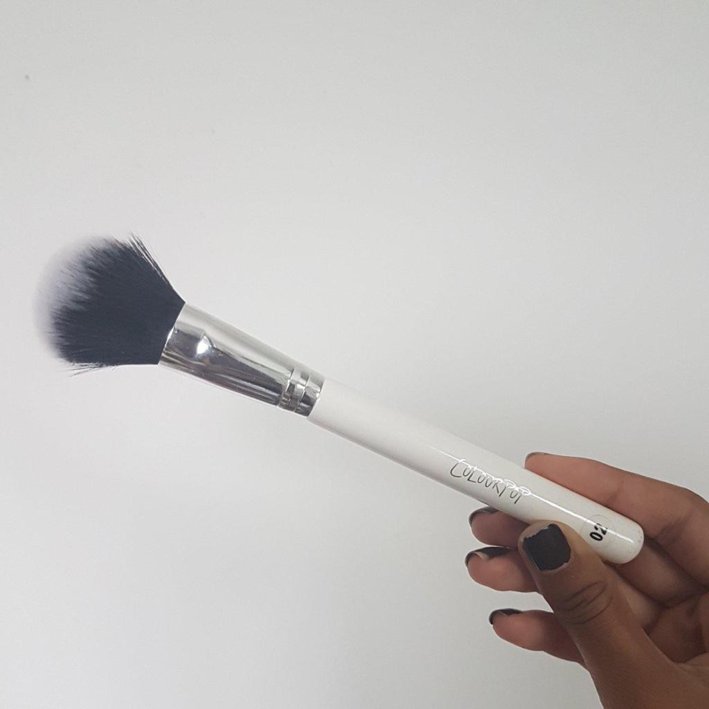 Colourpop - Cọ Tán Má Hồng Colourpop Blush Brush 02