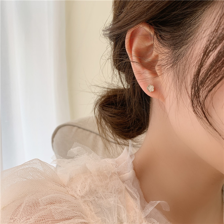 Hoa Tai Dáng Dài Hình Hoa Phối Tua Rua Phong Cách Hàn Quốc