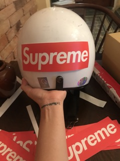 Tem decal supreme size lớn