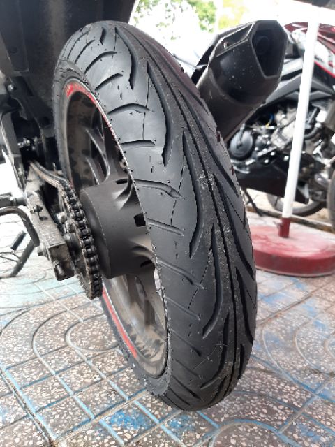 Vỏ xe DUNLOP 110/70 - 17 Không Ruột