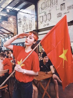 Combo áo cờ + stick + băng rôn cổ vũ bóng đá