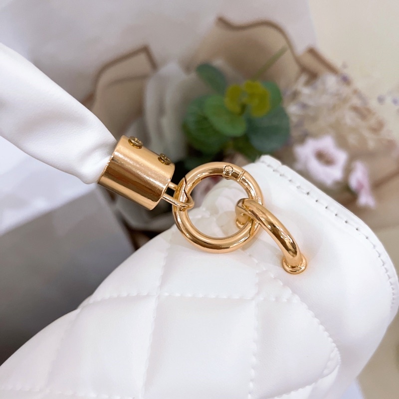 Túi xách nữ đeo chéo màu trắng chất da mềm đẹp chuẩn hàng qc có khoá miệng túi tránh rơi đồ