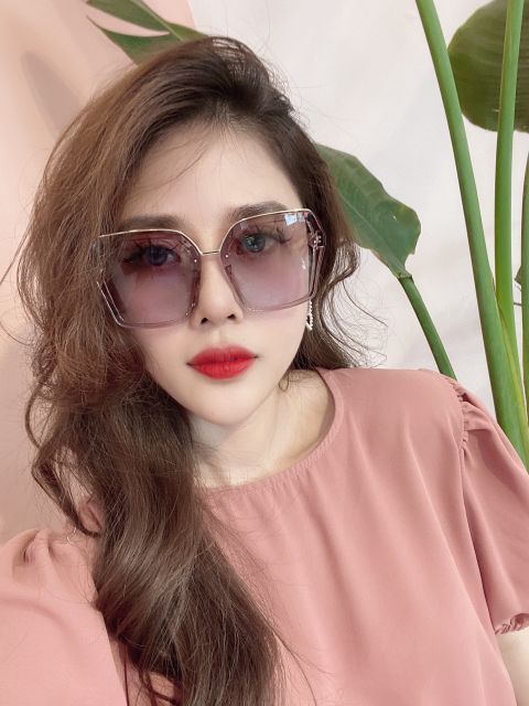 Kính Shein hàng chuẩn auth, có mail mua hàng chính hãng