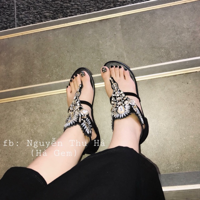 Sandal đính đá