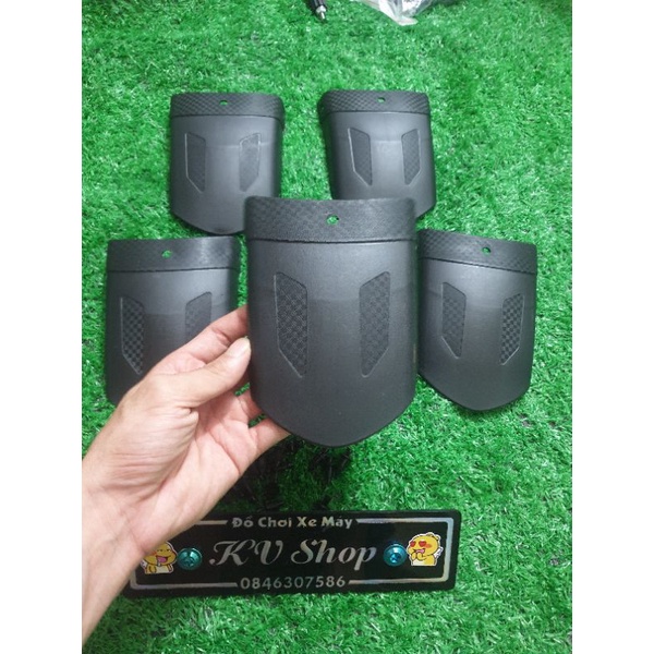 Dè nối dài chắn bùn trước winner X/V1/V3 ( kèm ốc bấm )