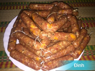 Lạp xưởng tôm trứng muối