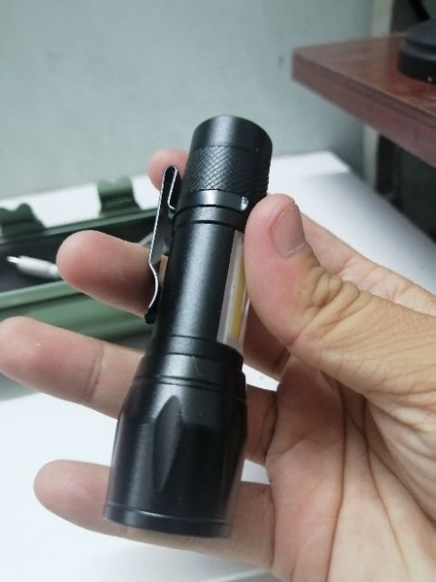 Đèn pin siêu sáng mini H352 sạc.