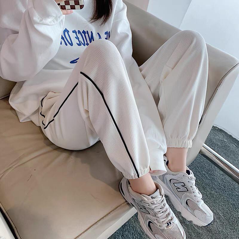 Quần Thể Thao Nữ Jogger 1 Sọc Bo Gấu Cạp Chun Màu Đen/Trắng/Ghi J912