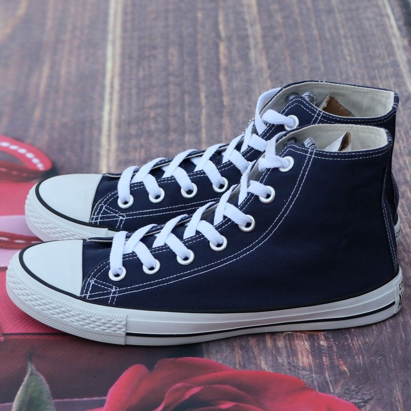 Giày Star Nữ Xanh Đậm Cổ Cao + 3 Đôi Tất