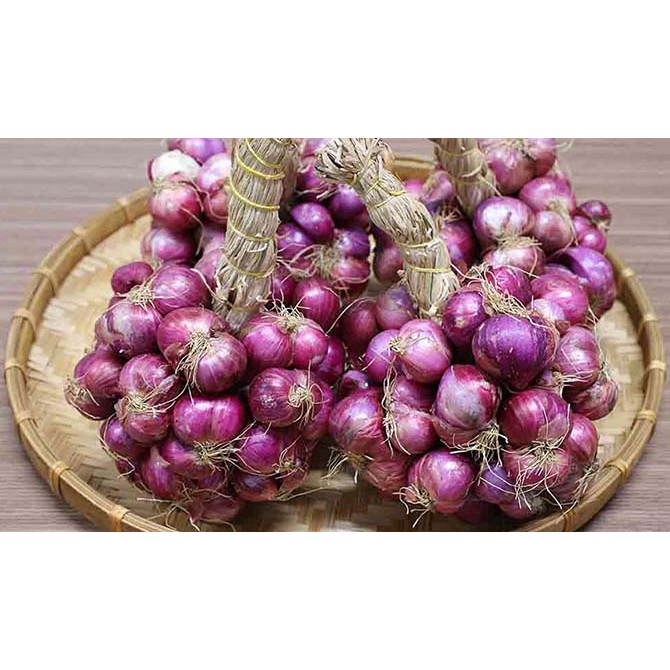 (ĐỒ QUÊ ) 1 KÝ Hành tím sóc trăng Khô ,tỏi khô LOẠI 1.
