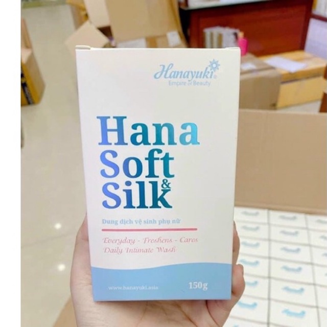 Dung Dịch Vệ Sinh Phụ Nữ Hana Soft &amp; Silk (150ml)