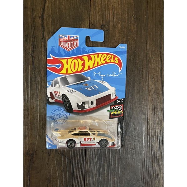 Xe mô hình đồ chơi cơ bản Hotwheels 1:64 - Porsche 935
