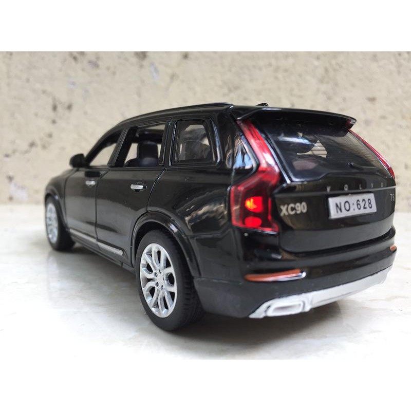 Mô hình xe VOLVO XC90  1:32