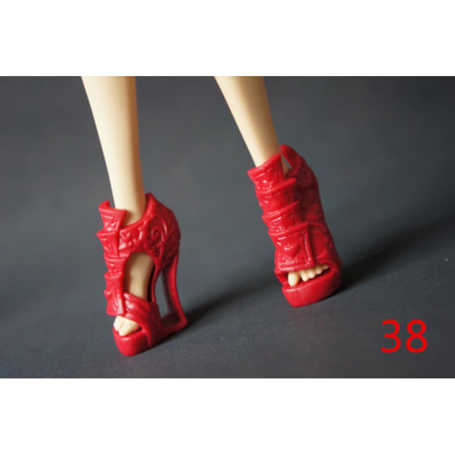 Giày cao gót xinh xắn cho búp bê Monster High