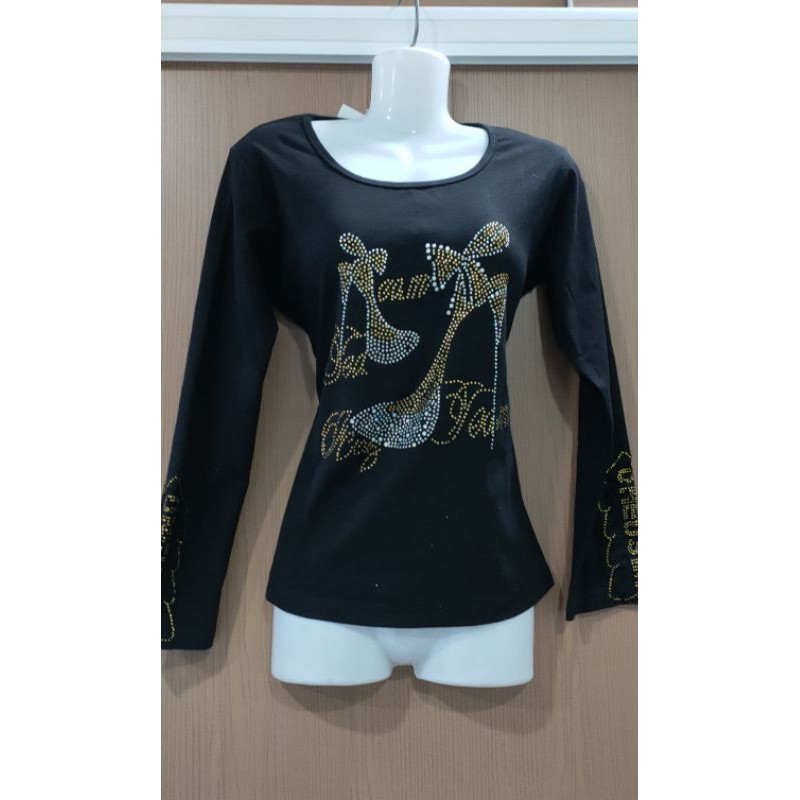 Áo thun đính đá