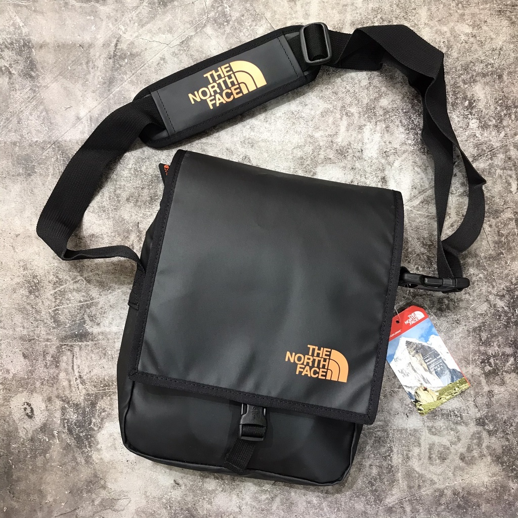 Túi đeo chéo chống nước nam nữ đựng Ipad The North Face