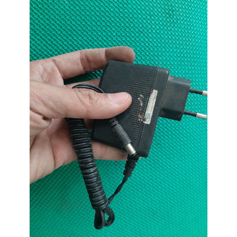 Adapter 15v 1a lỗ 5.5ly lỗ trong 2.5ly sài tốt. 589nhattao