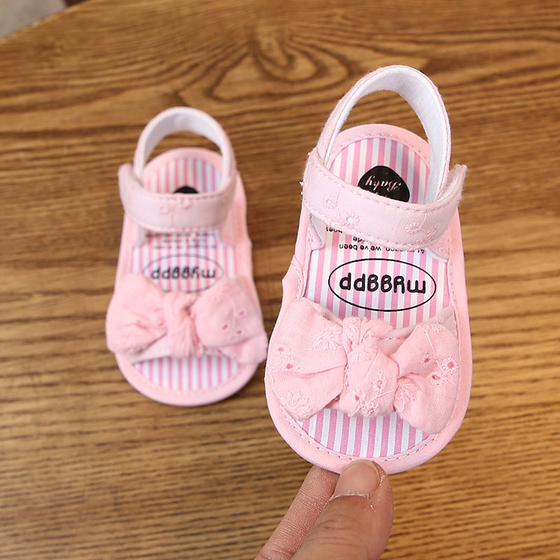 Giày sandal đính nơ bướm chống trượt đáng yêu dành cho bé gái